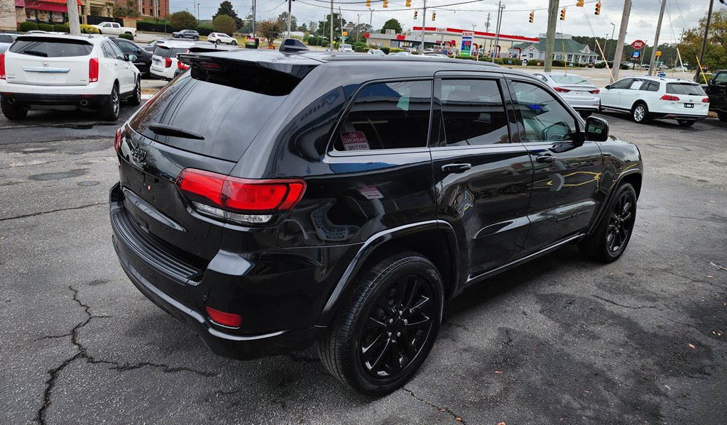 2019 Jeep Grand Cherokee Altitude photo 6