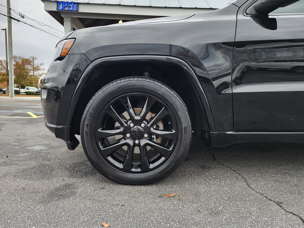 2019 Jeep Grand Cherokee Altitude photo 10