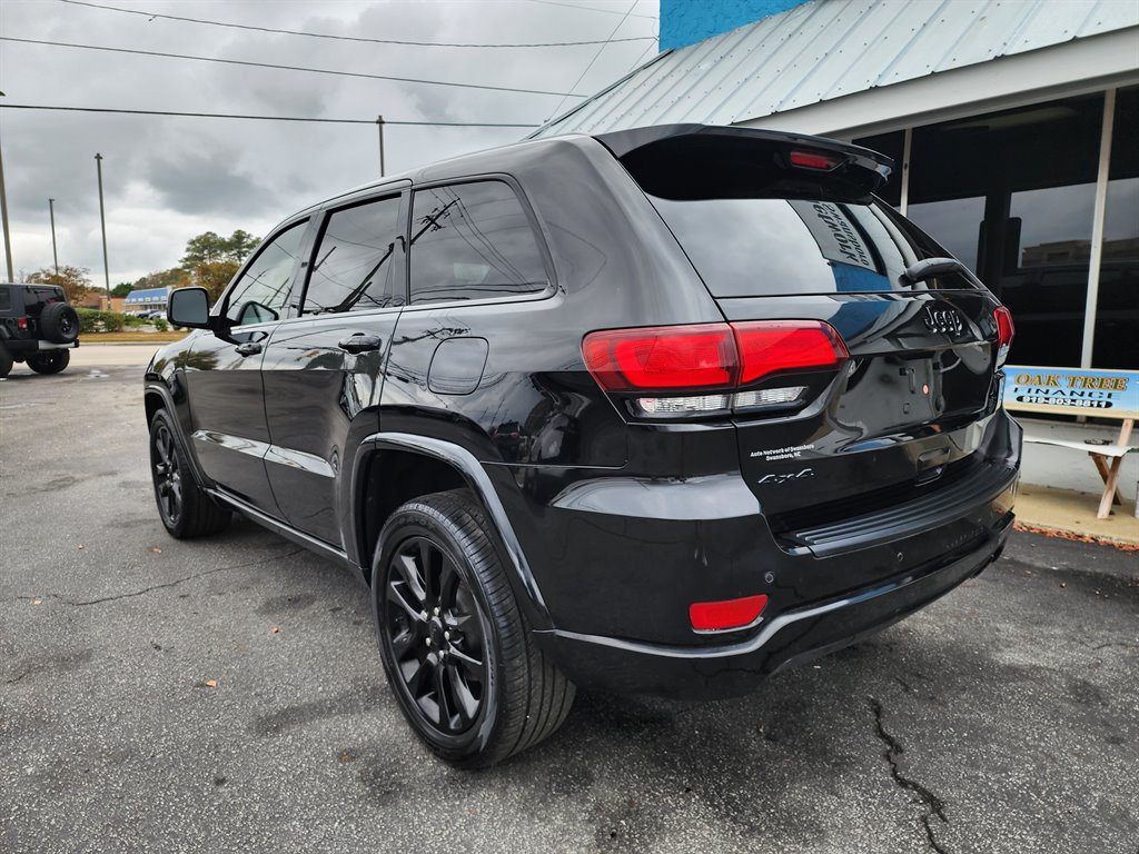 2019 Jeep Grand Cherokee Altitude photo 4