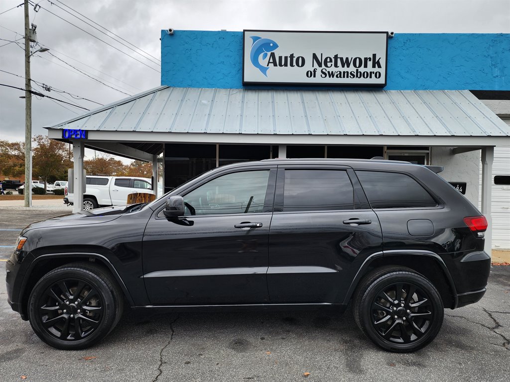 2019 Jeep Grand Cherokee Altitude photo 2