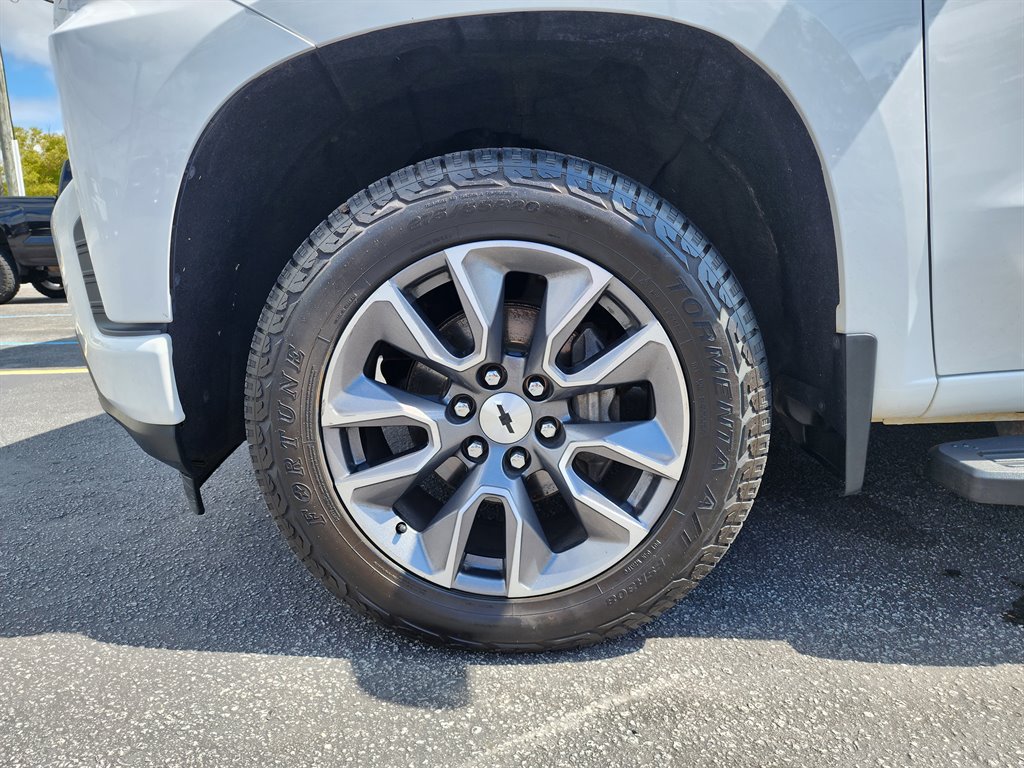 2019 Chevrolet Silverado 1500 RST photo 11