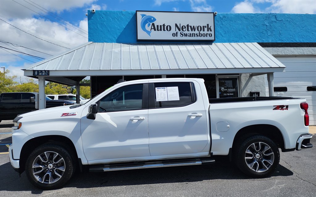 2019 Chevrolet Silverado 1500 RST photo 2