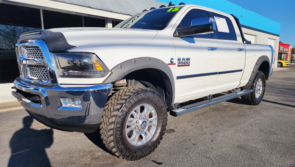 2015 RAM Ram 3500 Pickup Laramie photo 3