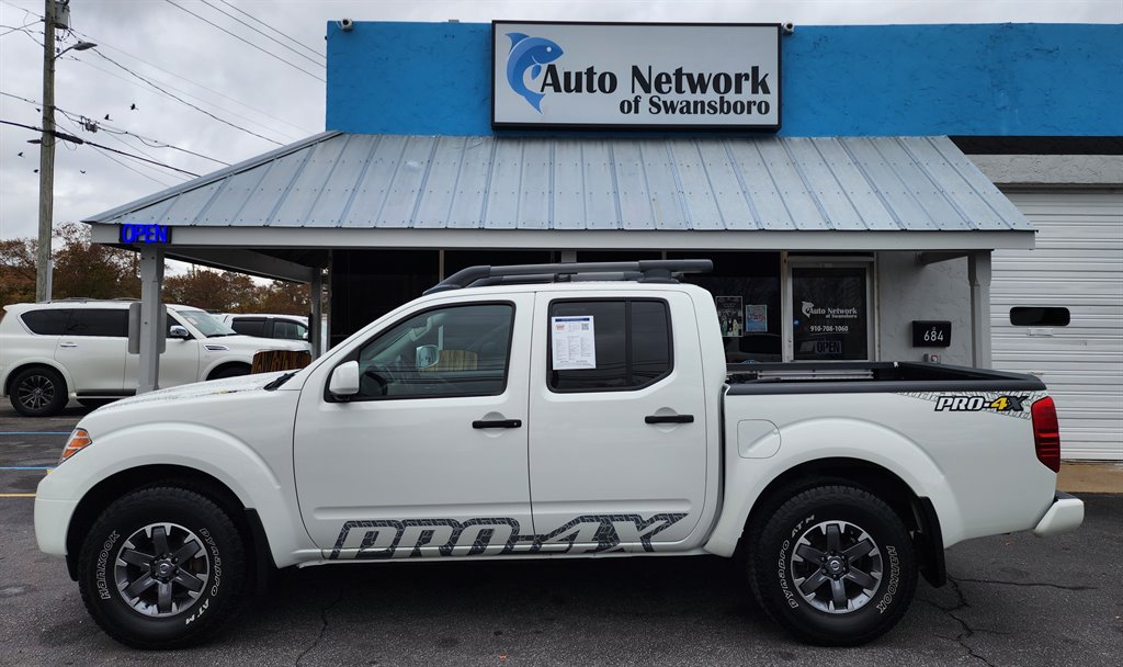 2020 Nissan Frontier PRO-4X photo 2