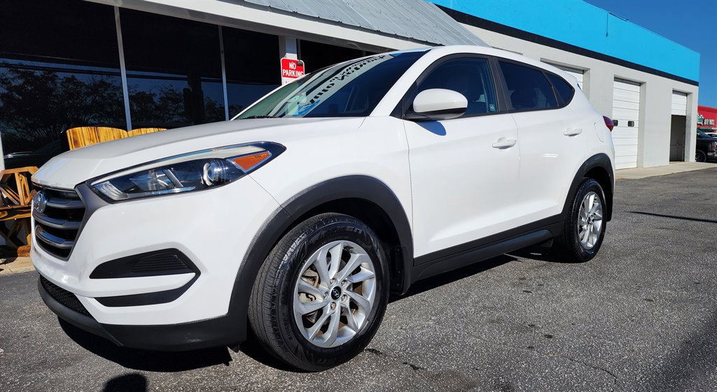 2016 Hyundai Tucson SE photo 3