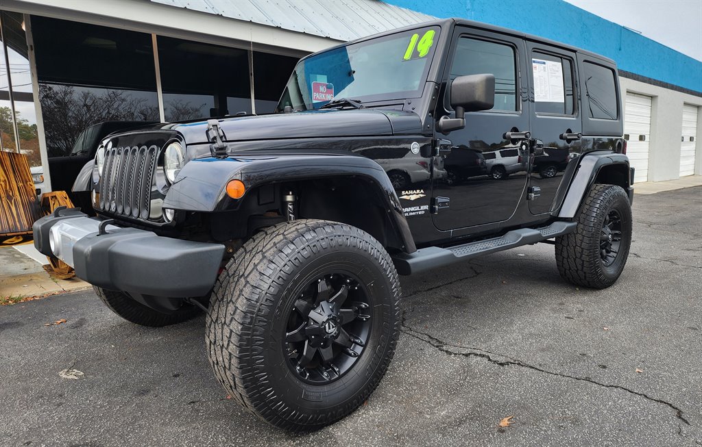 2014 Jeep Wrangler Unlimited Sahara photo 4