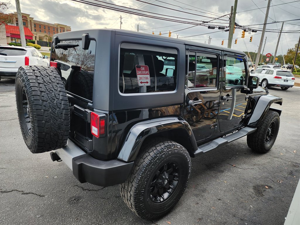 2014 Jeep Wrangler Unlimited Sahara photo 7