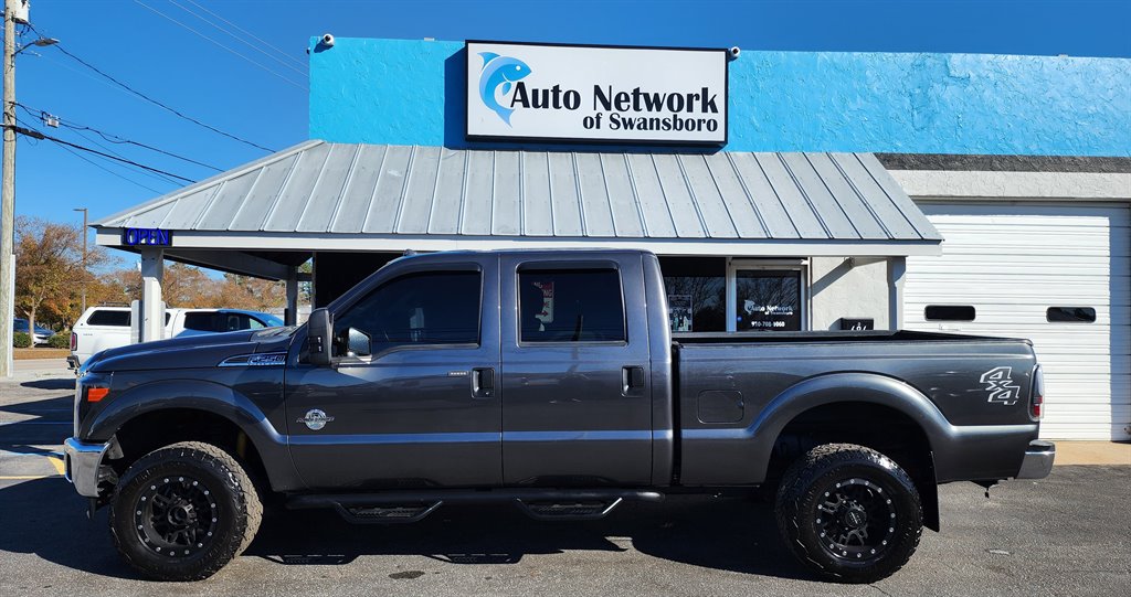 2016 Ford F-250 Super Duty XLT photo 2