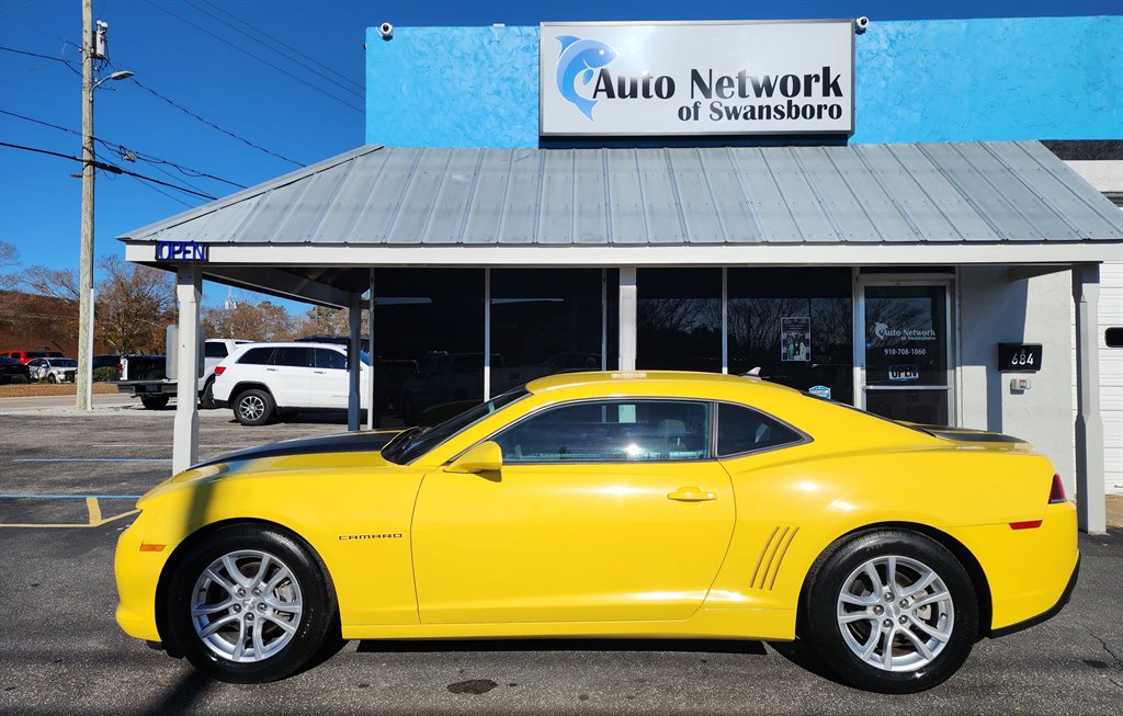 2015 Chevrolet Camaro 2LS photo 2