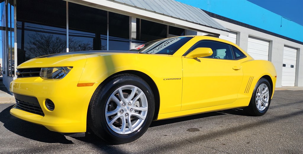 2015 Chevrolet Camaro 2LS photo 3