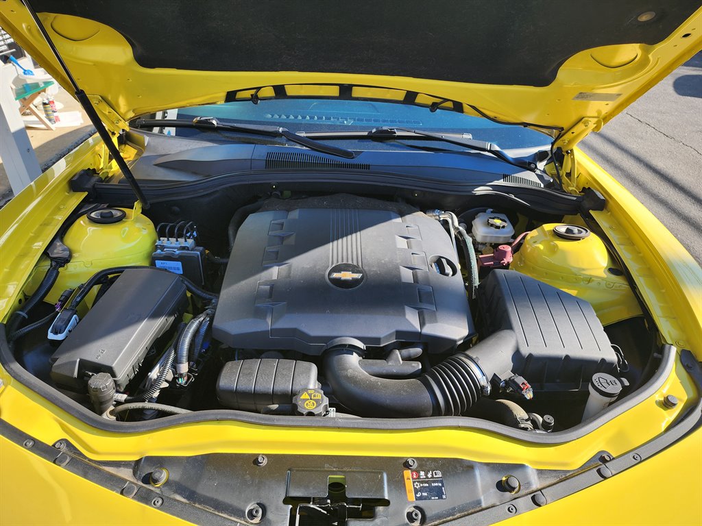 2015 Chevrolet Camaro 2LS photo 8