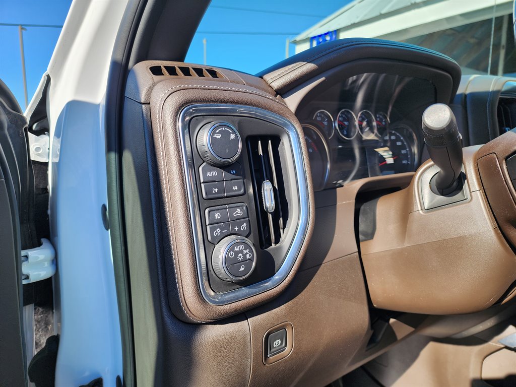 2019 Chevrolet Silverado 1500 LTZ photo 13