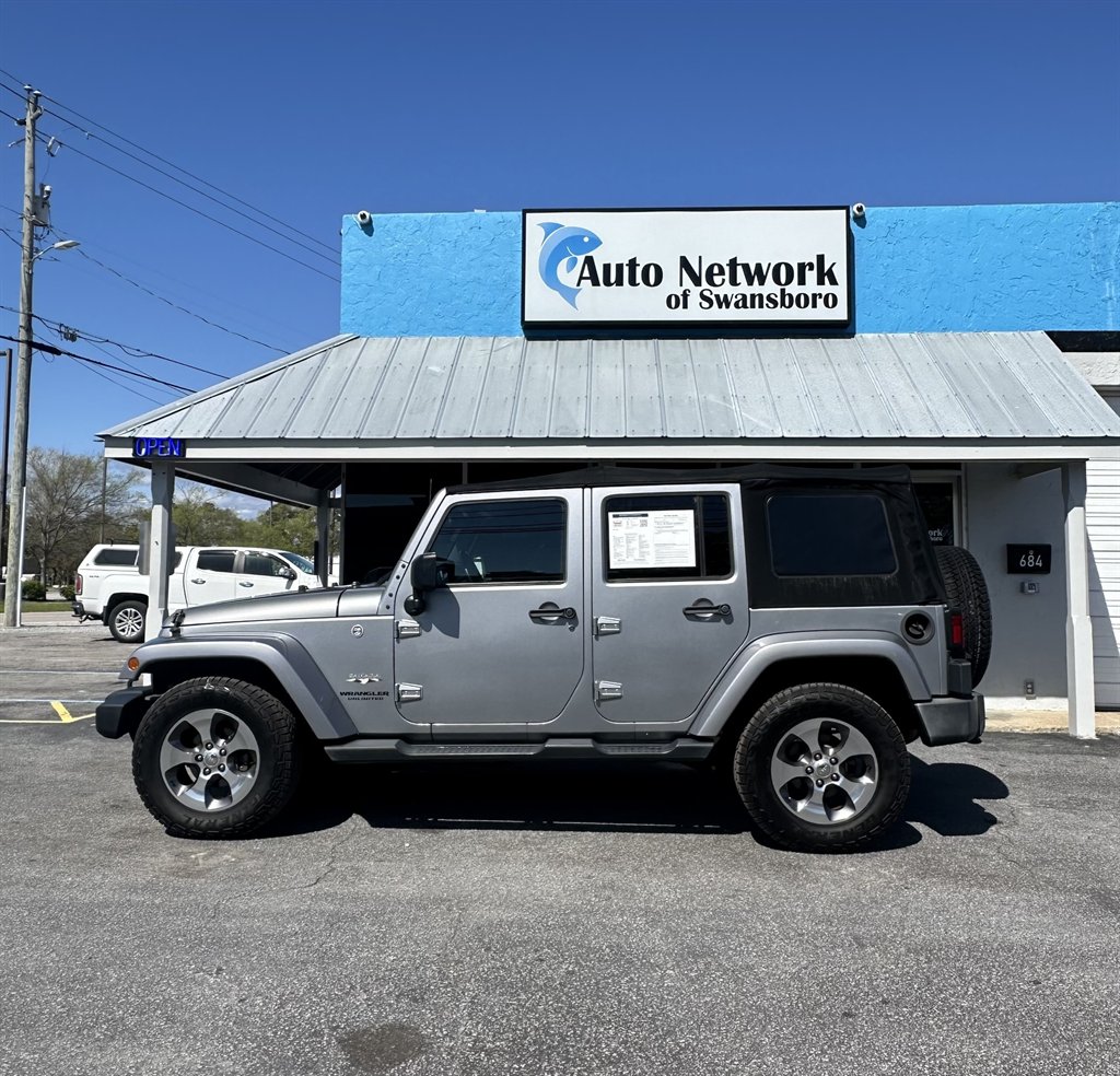 2016 Jeep Wrangler Unlimited Sahara photo 8
