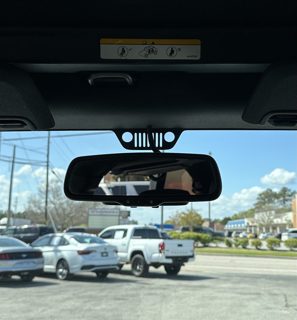 2016 Jeep Wrangler Unlimited Sahara photo 24