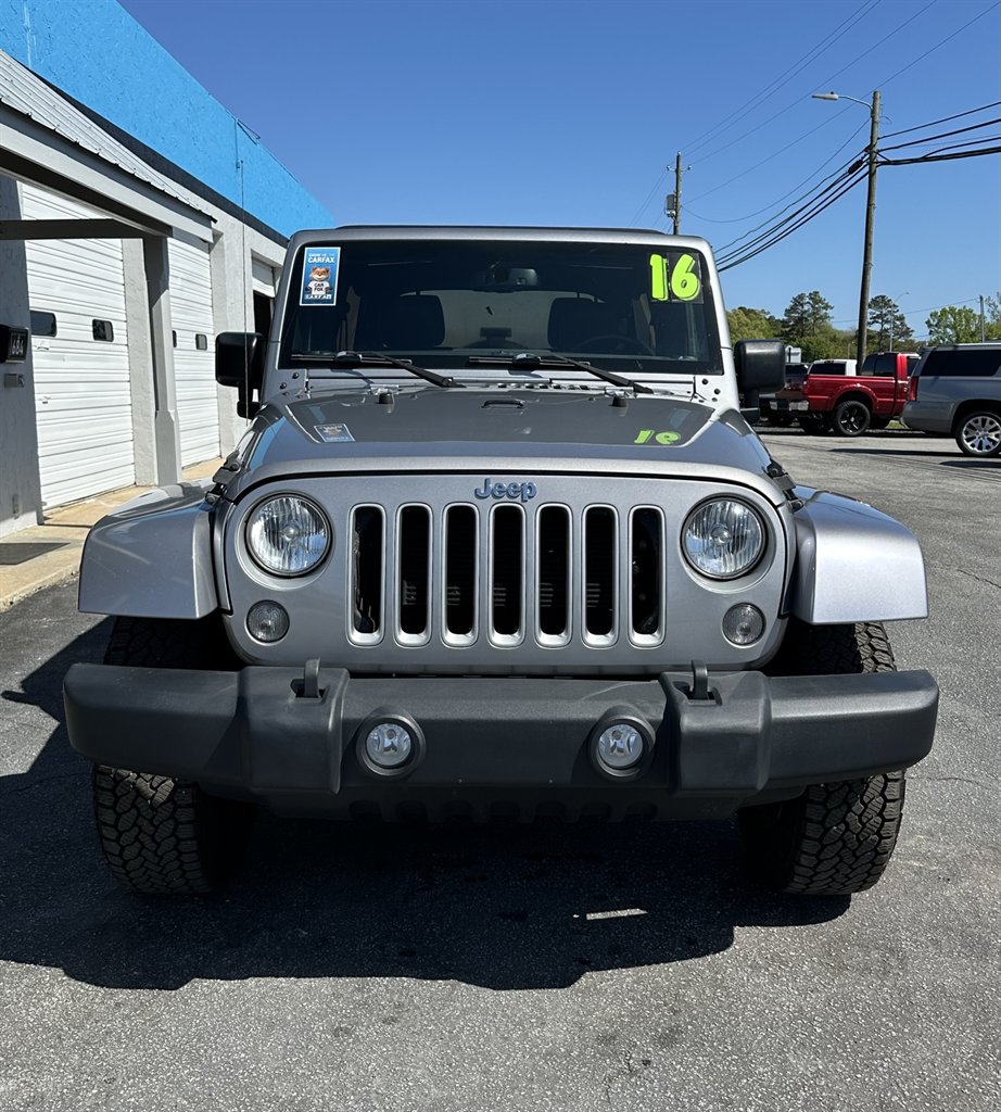 2016 Jeep Wrangler Unlimited Sahara photo 3