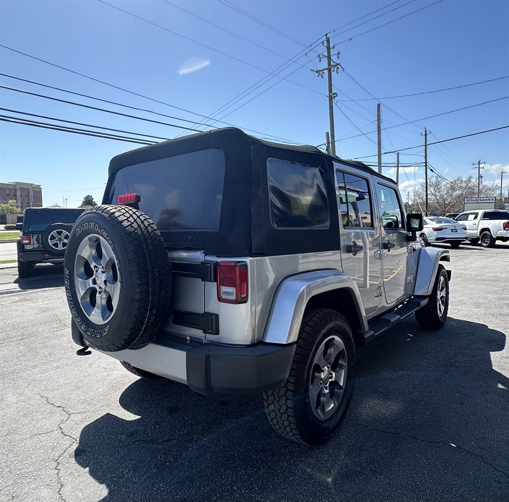 2016 Jeep Wrangler Unlimited Sahara photo 5