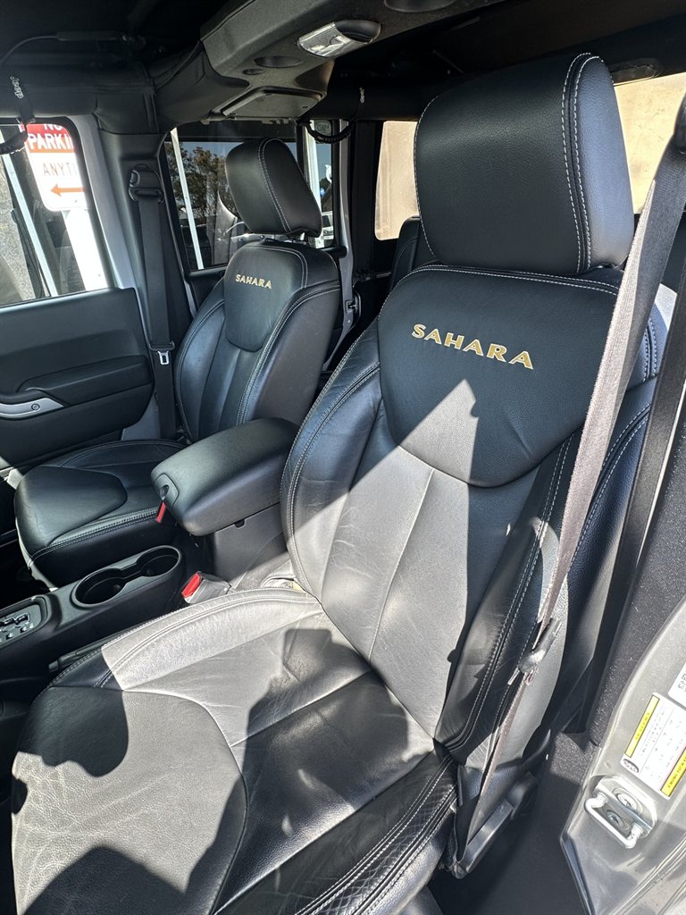 2016 Jeep Wrangler Unlimited Sahara photo 9