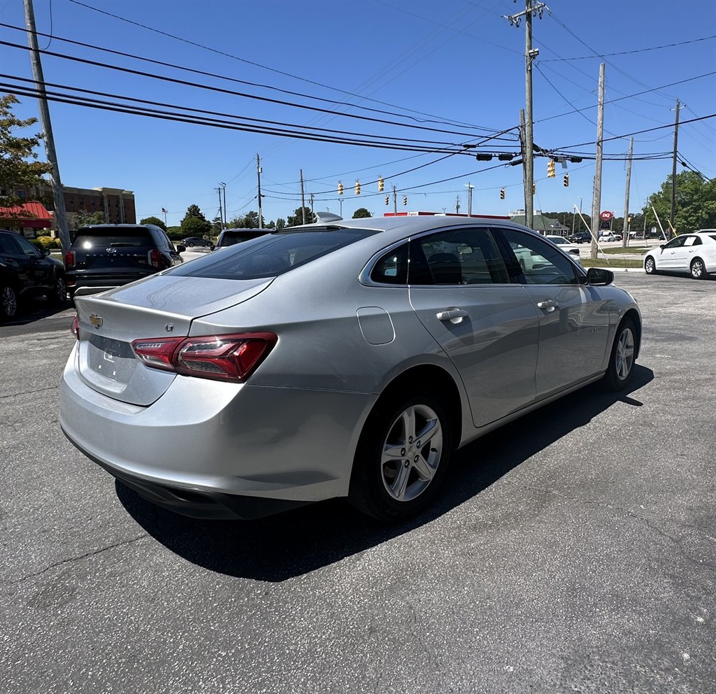 2022 Chevrolet Malibu 1LT photo 4