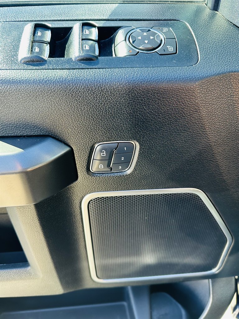 2017 Ford F-150 photo 8