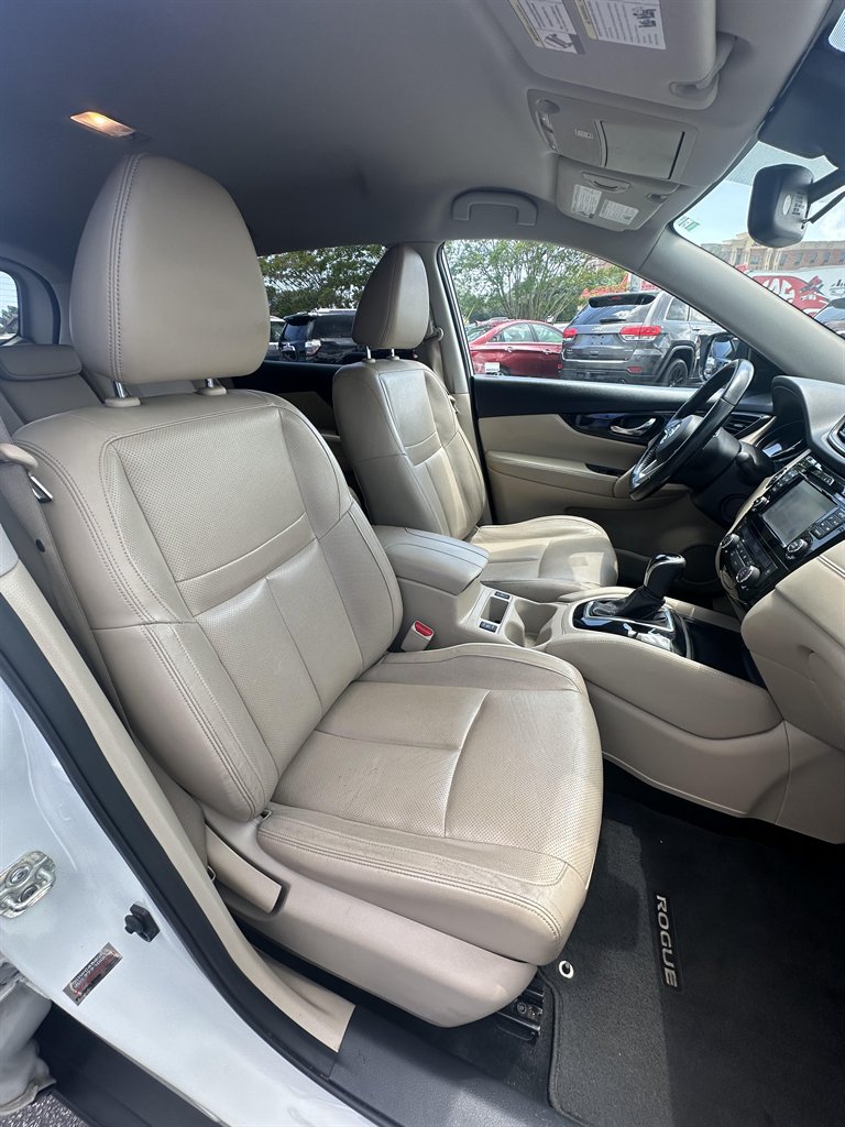 2017 Nissan Rogue SL photo 13