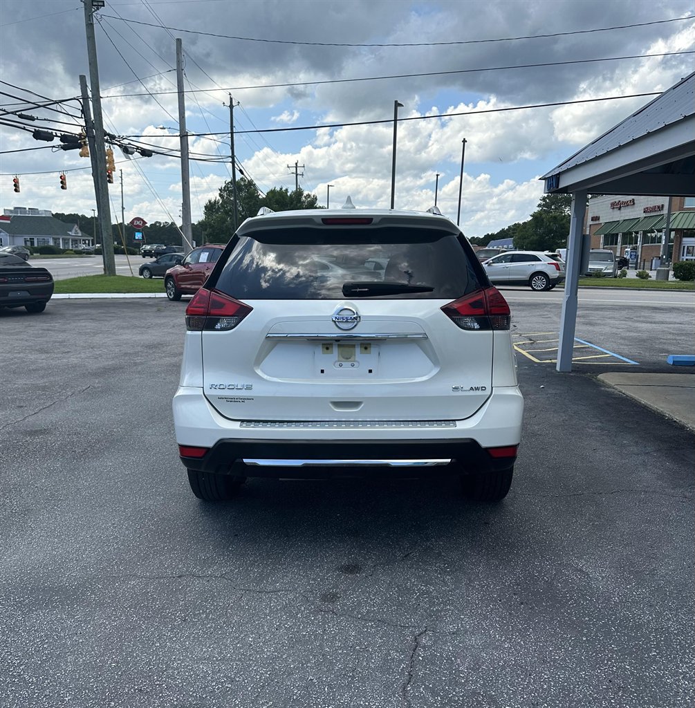 2017 Nissan Rogue SL photo 6