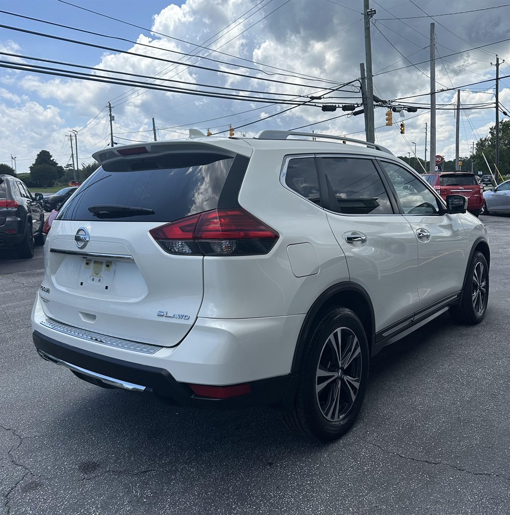 2017 Nissan Rogue SL photo 5