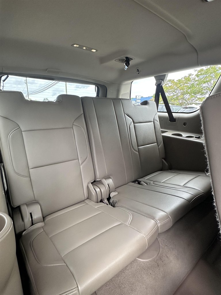 2019 Chevrolet Suburban 1500 LT photo 8
