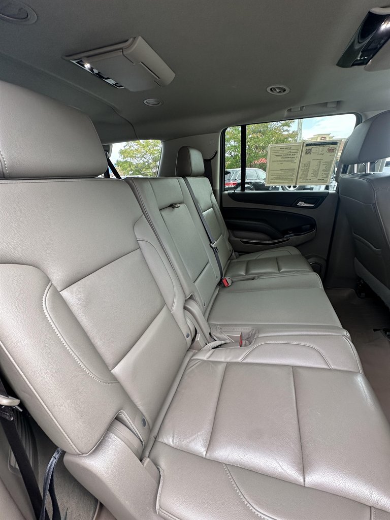 2019 Chevrolet Suburban 1500 LT photo 9
