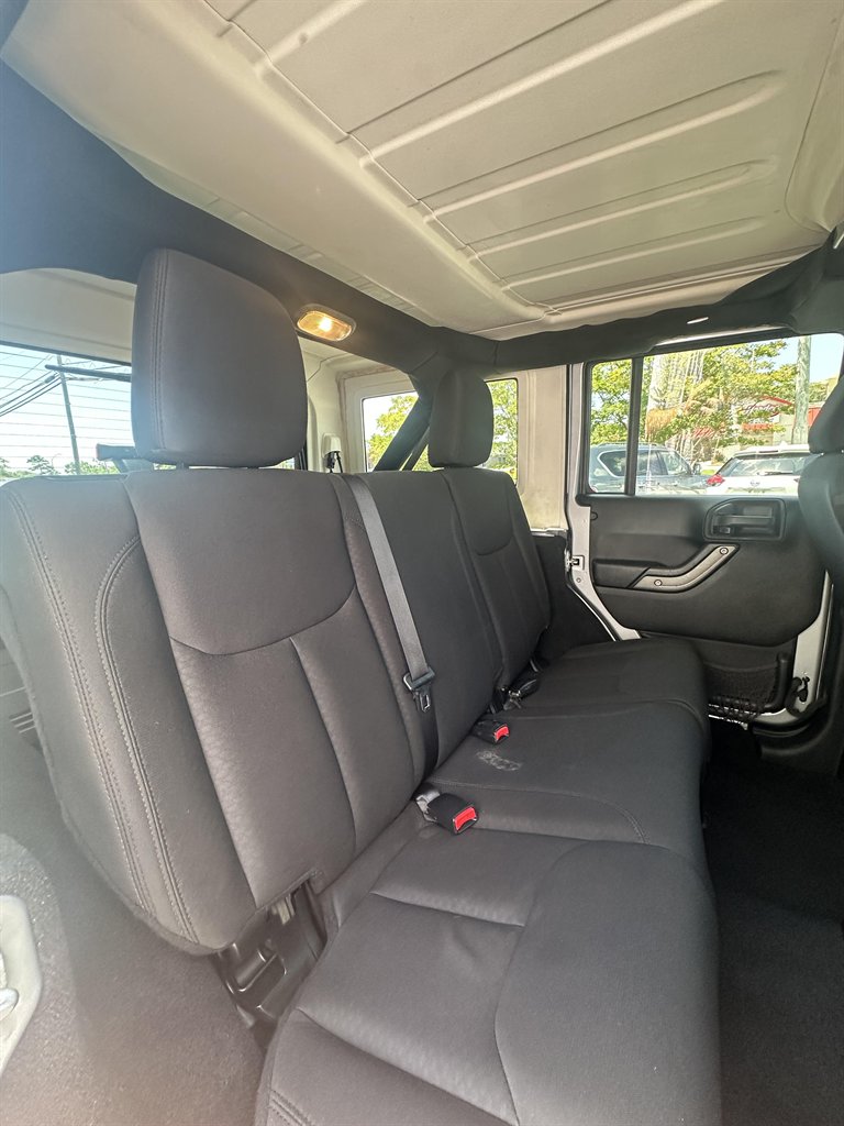 2015 Jeep Wrangler Unlimited Sport photo 11