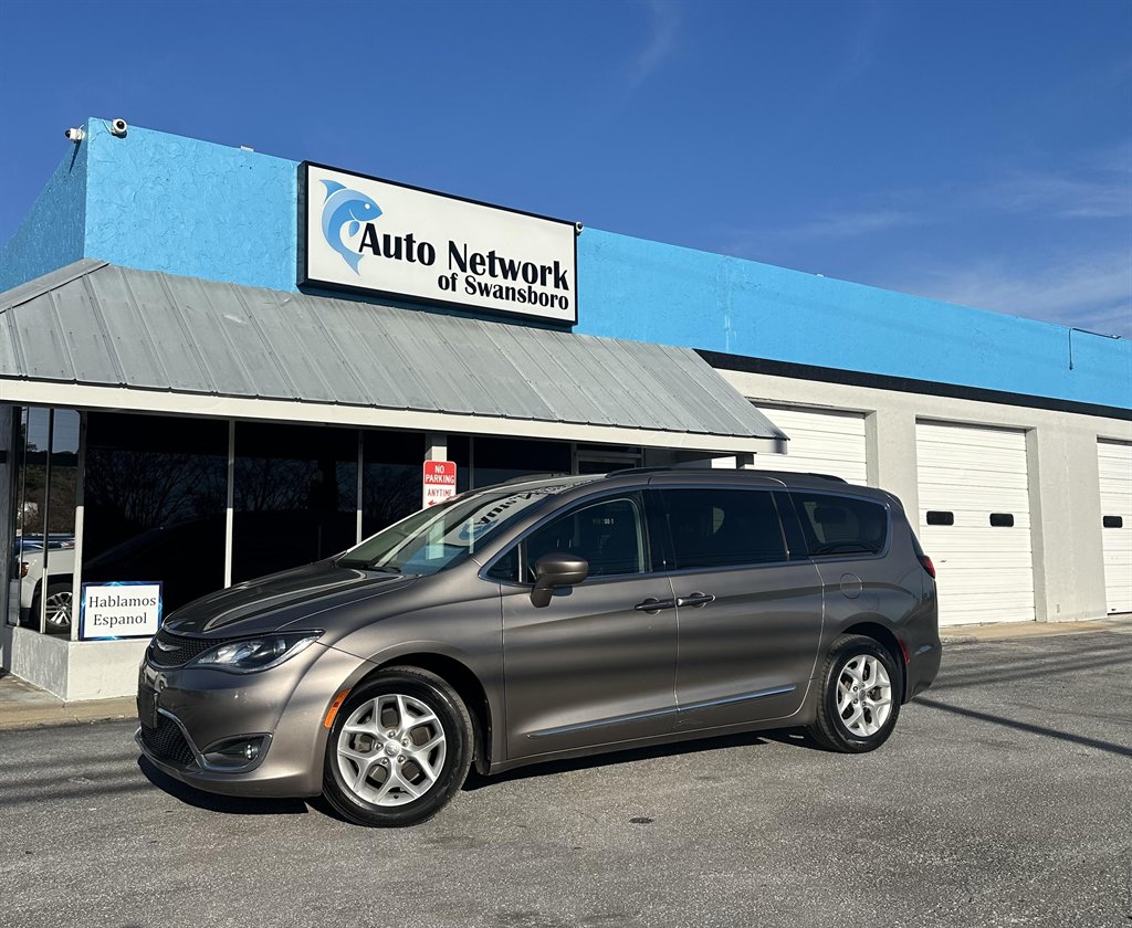 2017 Chrysler Pacifica Touring-L