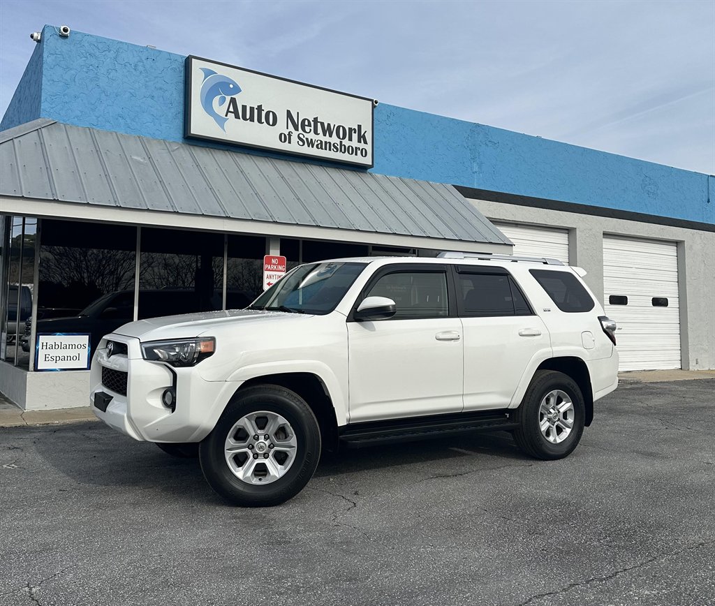 2018 Toyota 4Runner SR5's photo