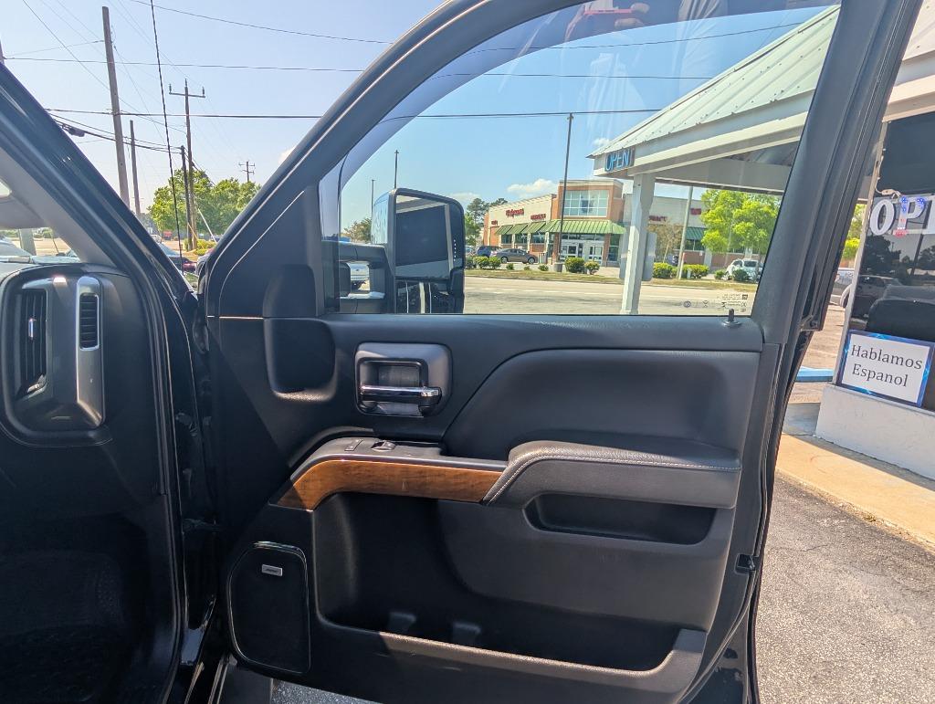 2017 Chevrolet Silverado 3500HD LTZ - Photo 25