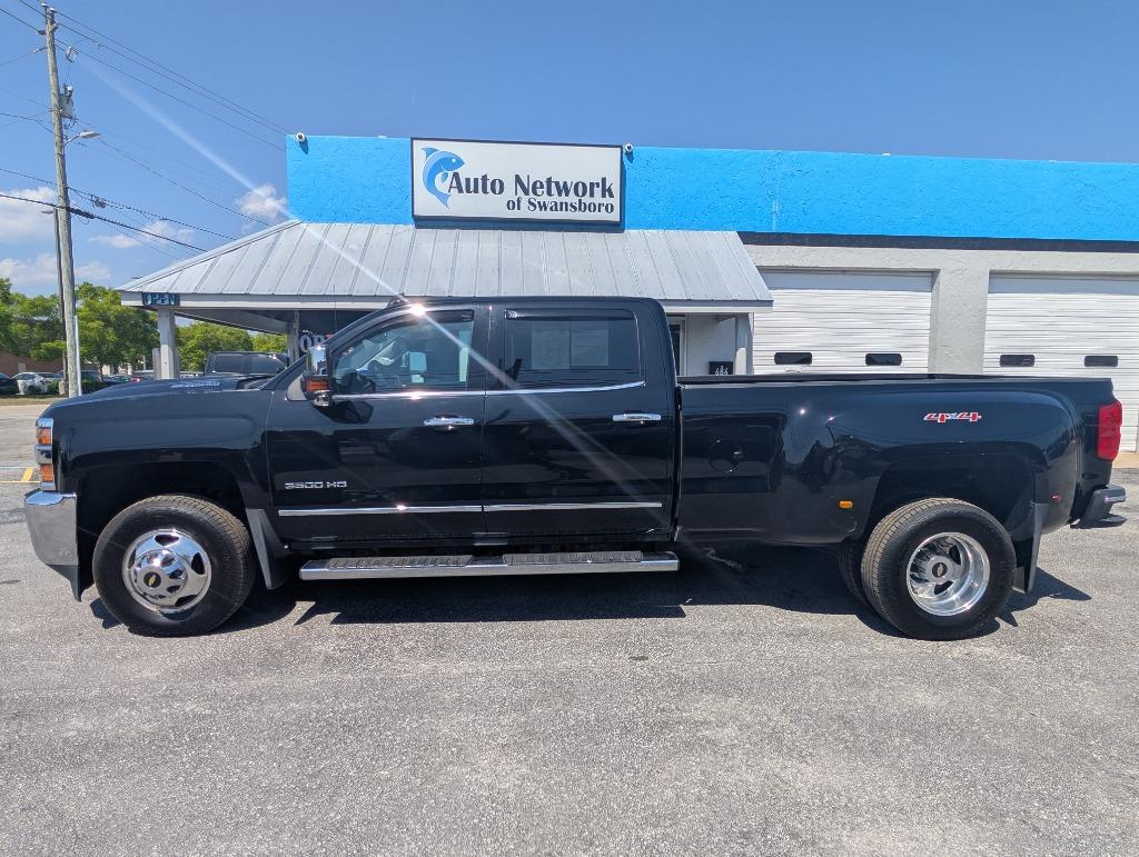 2017 Chevrolet Silverado 3500HD LTZ - Photo 10
