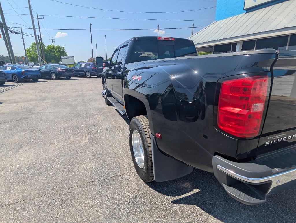 2017 Chevrolet Silverado 3500HD LTZ - Photo 9