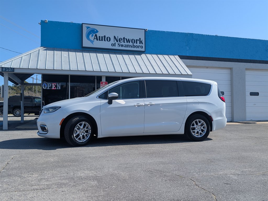 2023 Chrysler Pacifica Touring L