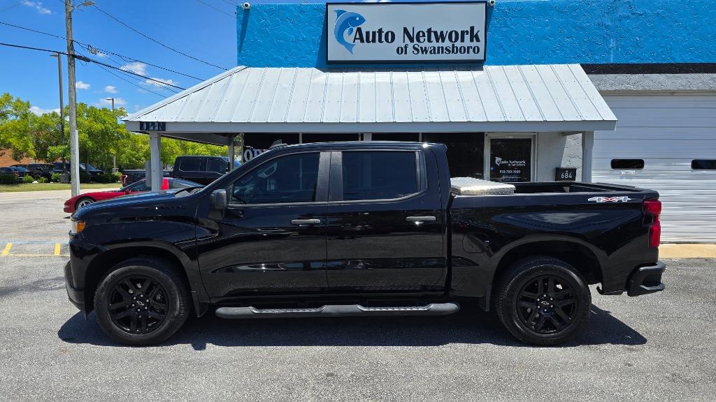 2022 Chevrolet Silverado 1500 Custom 4X4 Crew Cab Short Box's photo