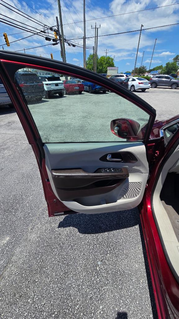 2020 Chrysler Pacifica Touring L - Photo 6