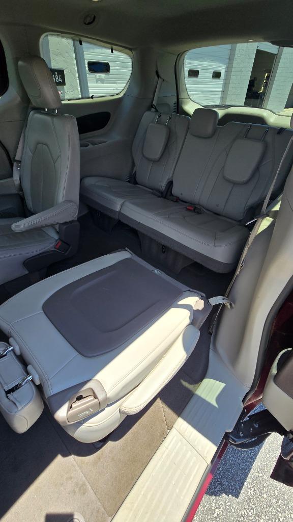 2020 Chrysler Pacifica Touring L - Photo 11