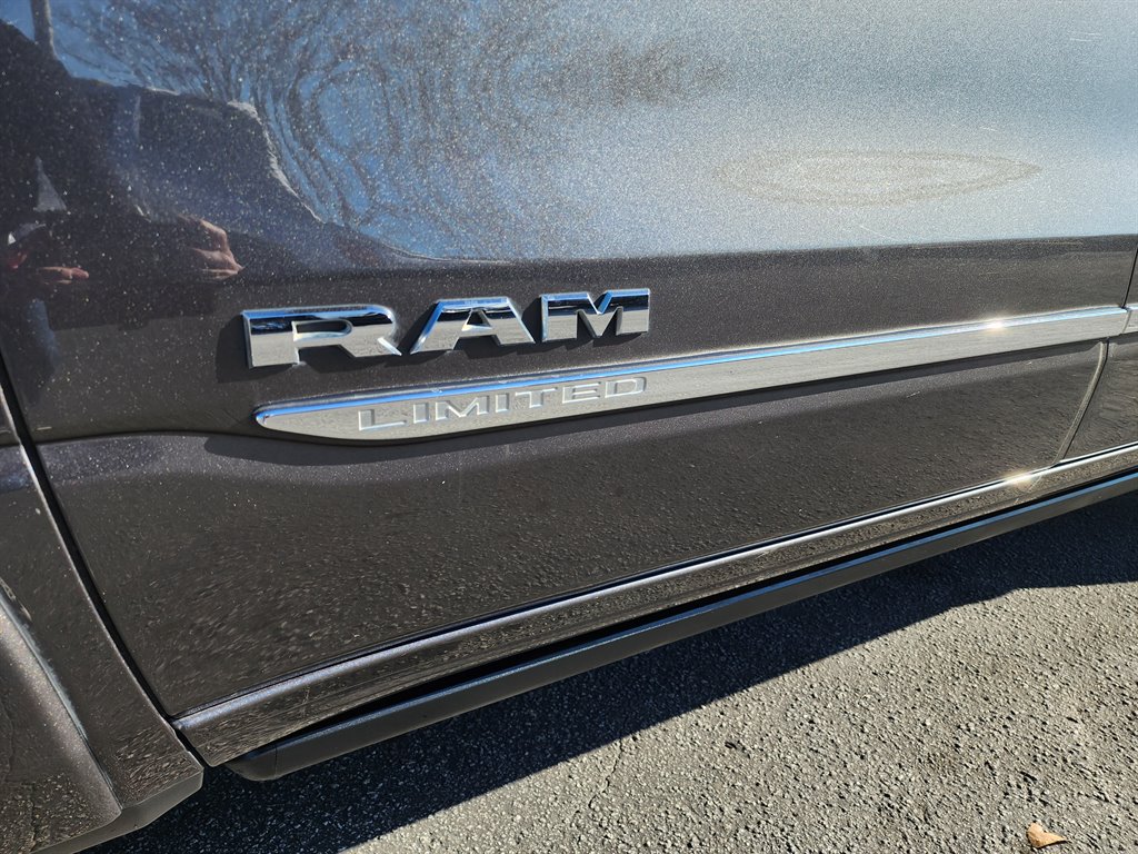 2019 RAM Ram 1500 Pickup Limited photo 5